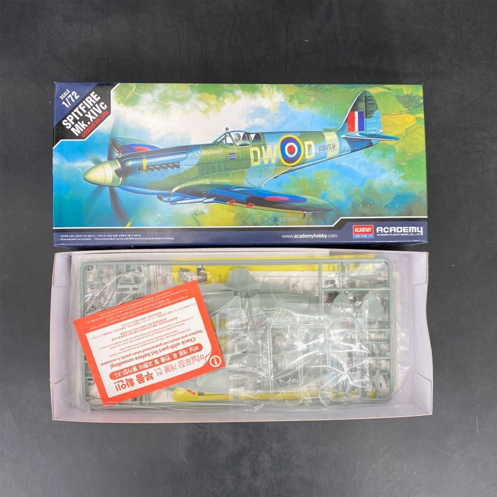 Model Kit Spitfire - Academy 12484 1:72 Scale British Spitfire