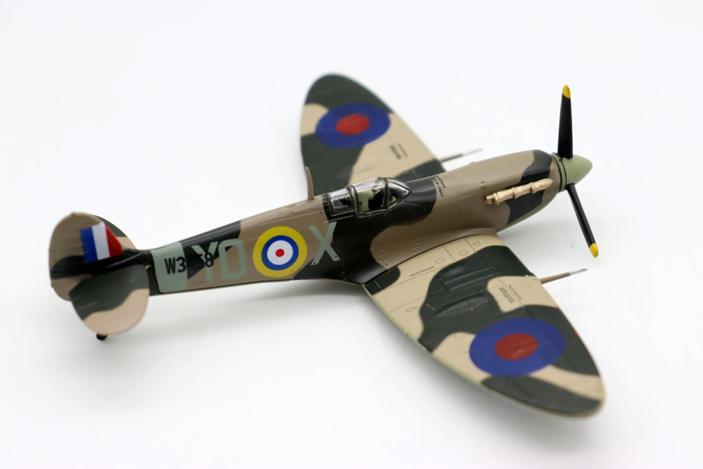 New 1/72 Supermarine Spitfire  - огляд і ціна Model Kit Spitfire