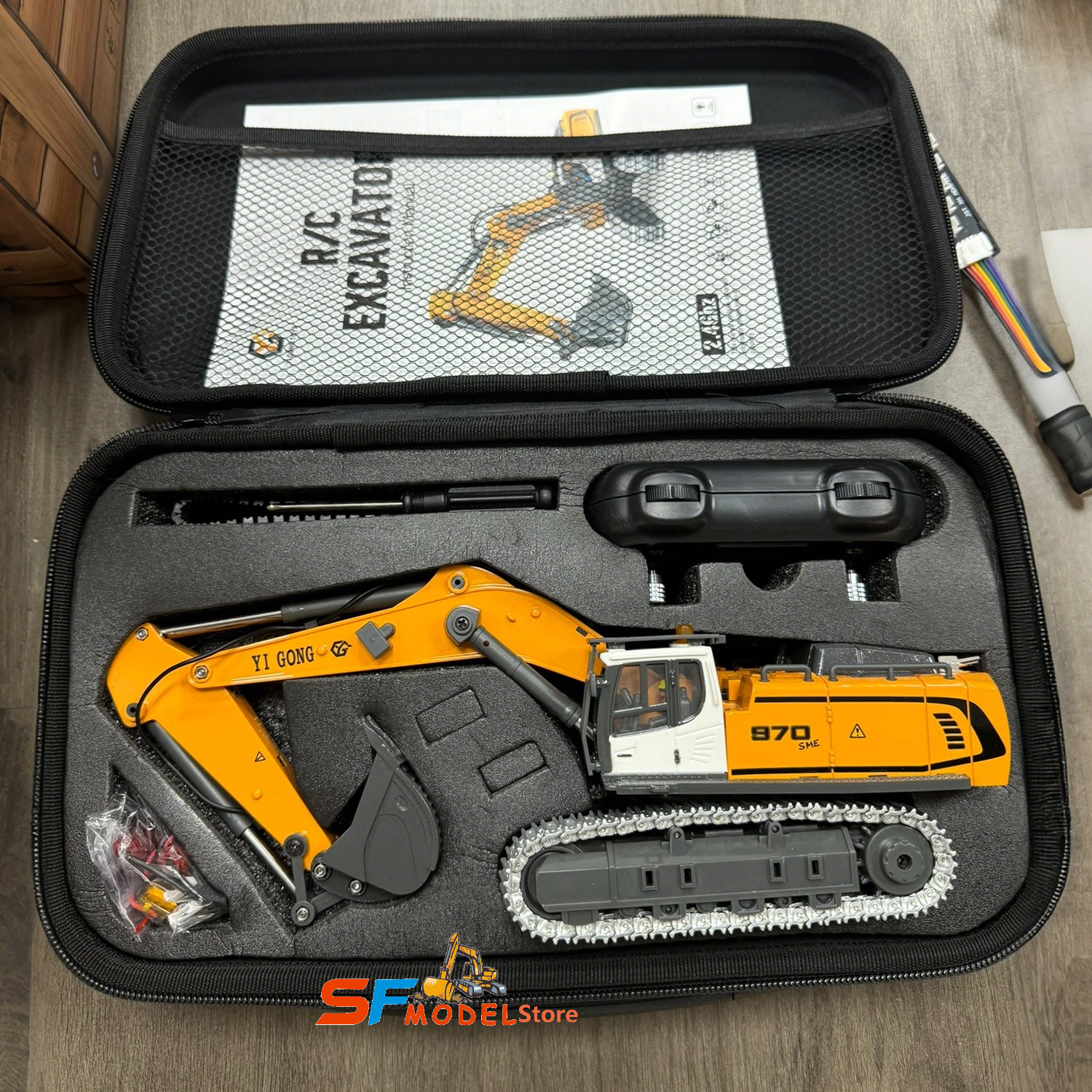 Mini Excavator 1/50 970 Electr - огляд і ціна Model Kit Excavator