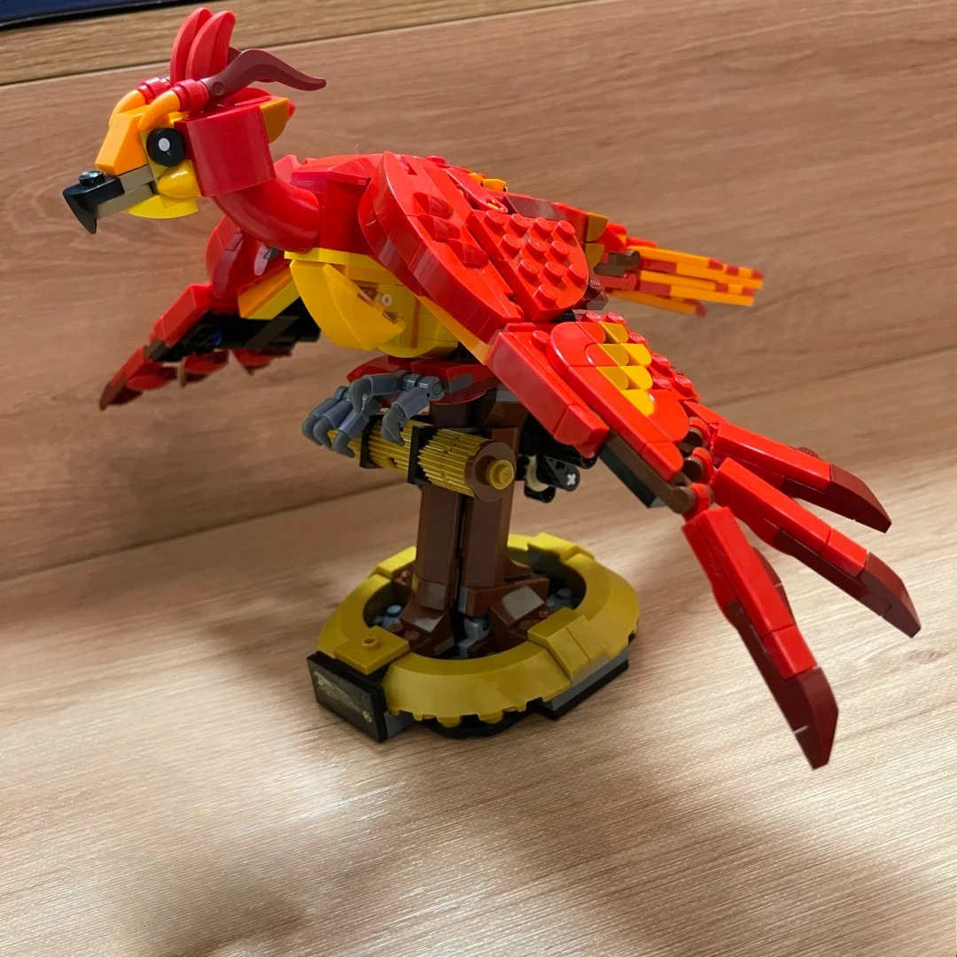 Elegant Red Phoenix Model 7639 - огляд і ціна Model Kit Lego