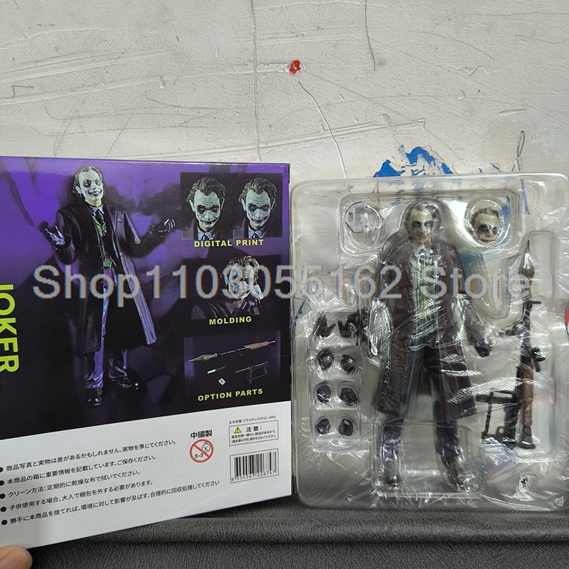 Harley Quinn Batman Action Fig - огляд і ціна Model Kit Harley Quinn