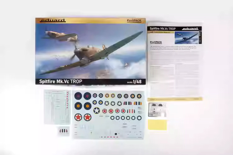 Eduard Plastic Assembled Plane - огляд і ціна Model Kit Spitfire