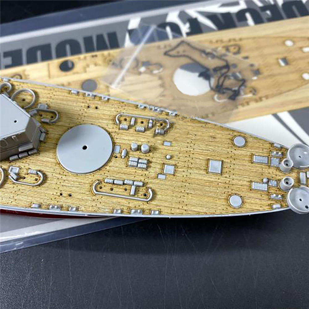 1/700 Scale Wooden Deck & Anch - огляд і ціна Model Kit U Boat